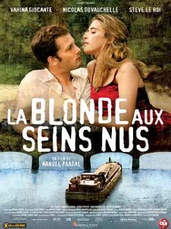 电影：裸胸的金发女郎